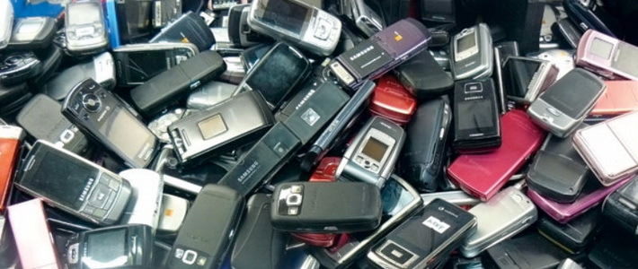 old smartphones.jpeg old smartphones.jpeg